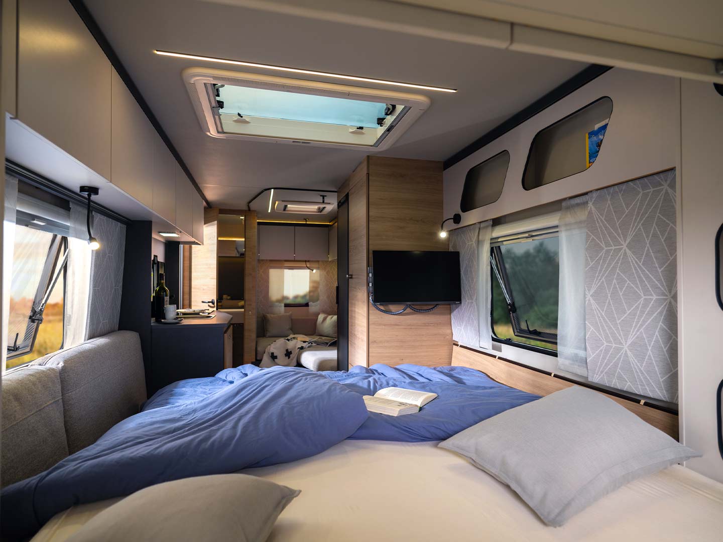 kta-knaus-2023-2024-yaseo-500dk-interieur-bett-01957